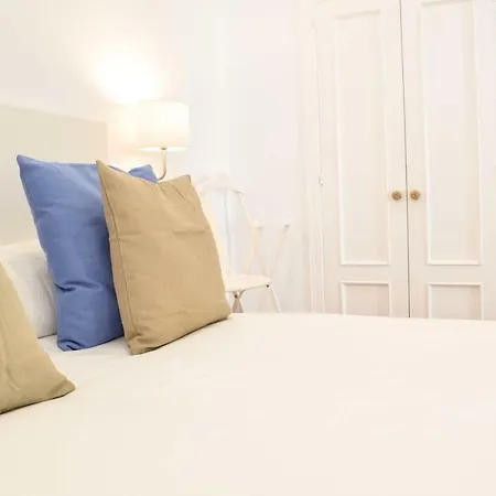 Apartment Lyrioshomes Cervantes
