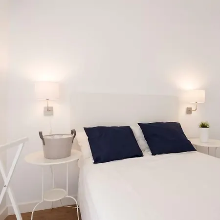Lyrioshomes Cervantes Apartment Malaga